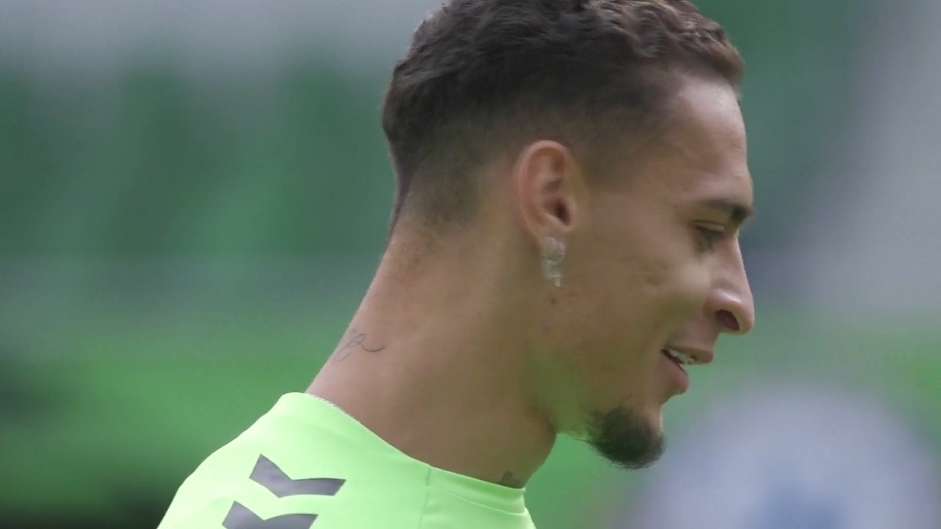 'Video thumbnail for Antony completes permanent move to Real Betis'