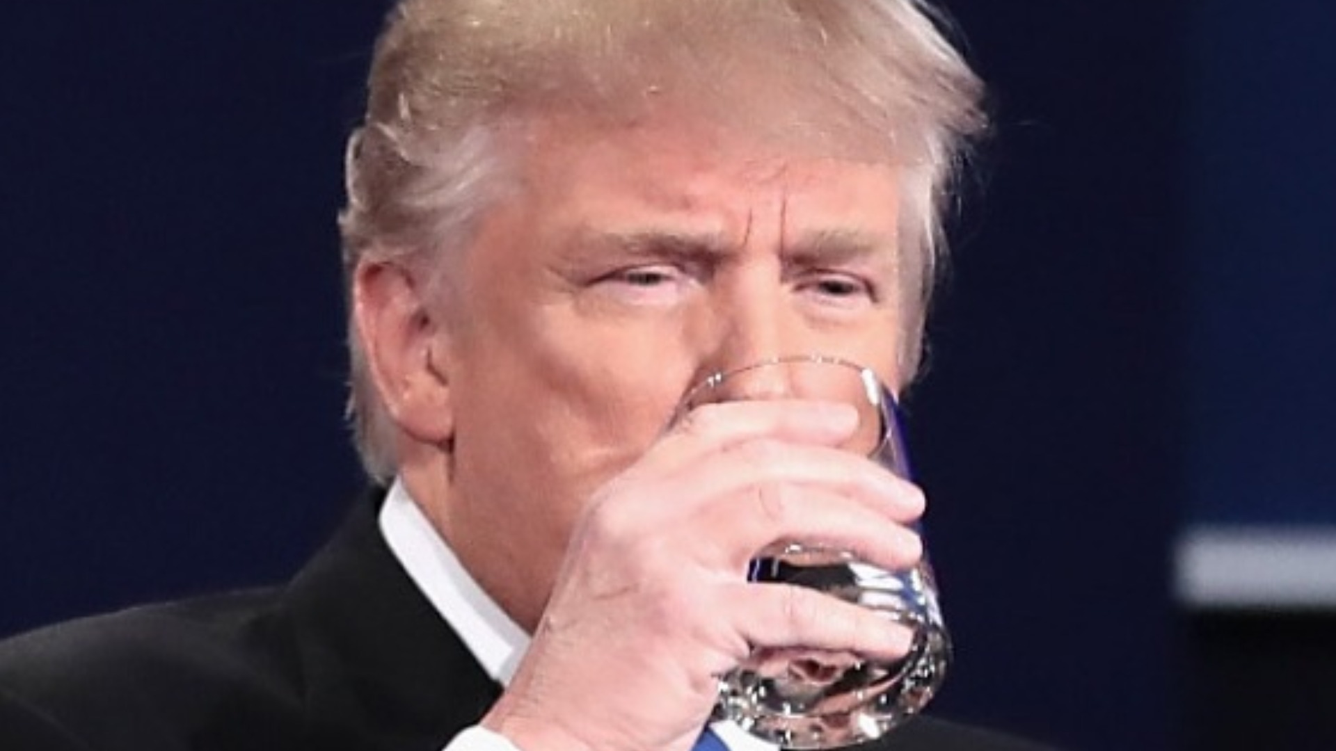 Video thumbnail for Really Weird Rules White House Chefs Are Forced To Follow