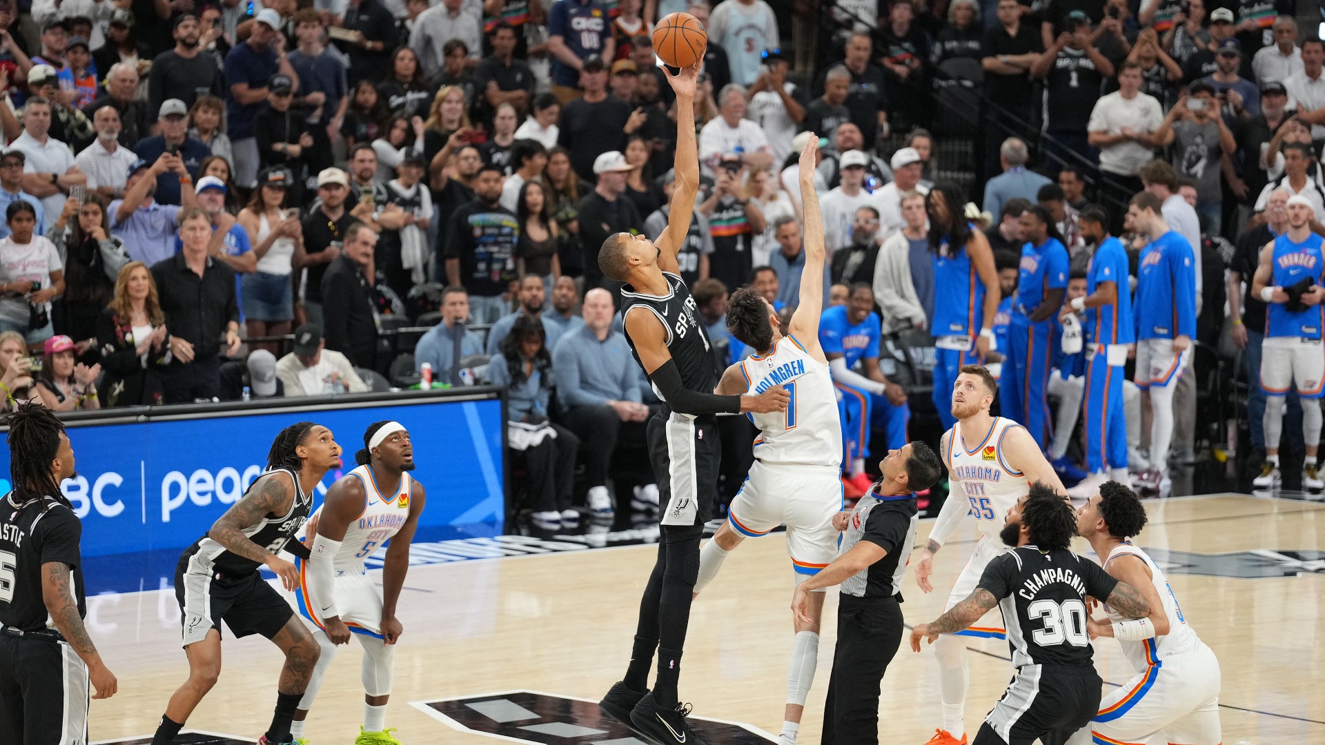 Video thumbnail for Spurs' Physical Game Challenges Thunder in NBA Playoffs