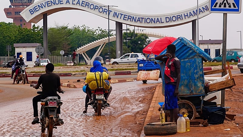 Video thumbnail for Reports of gunfire near military base in Niger's capital