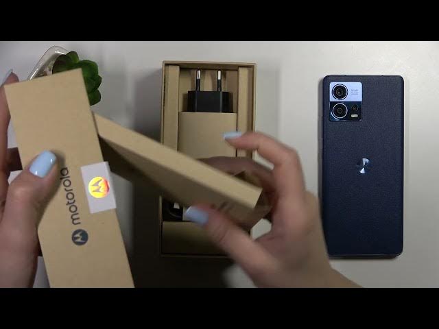 Video thumbnail for Does MOTOROLA Edge 30 Fusion Comes With Case | Does MOTOROLA has a case in the box?