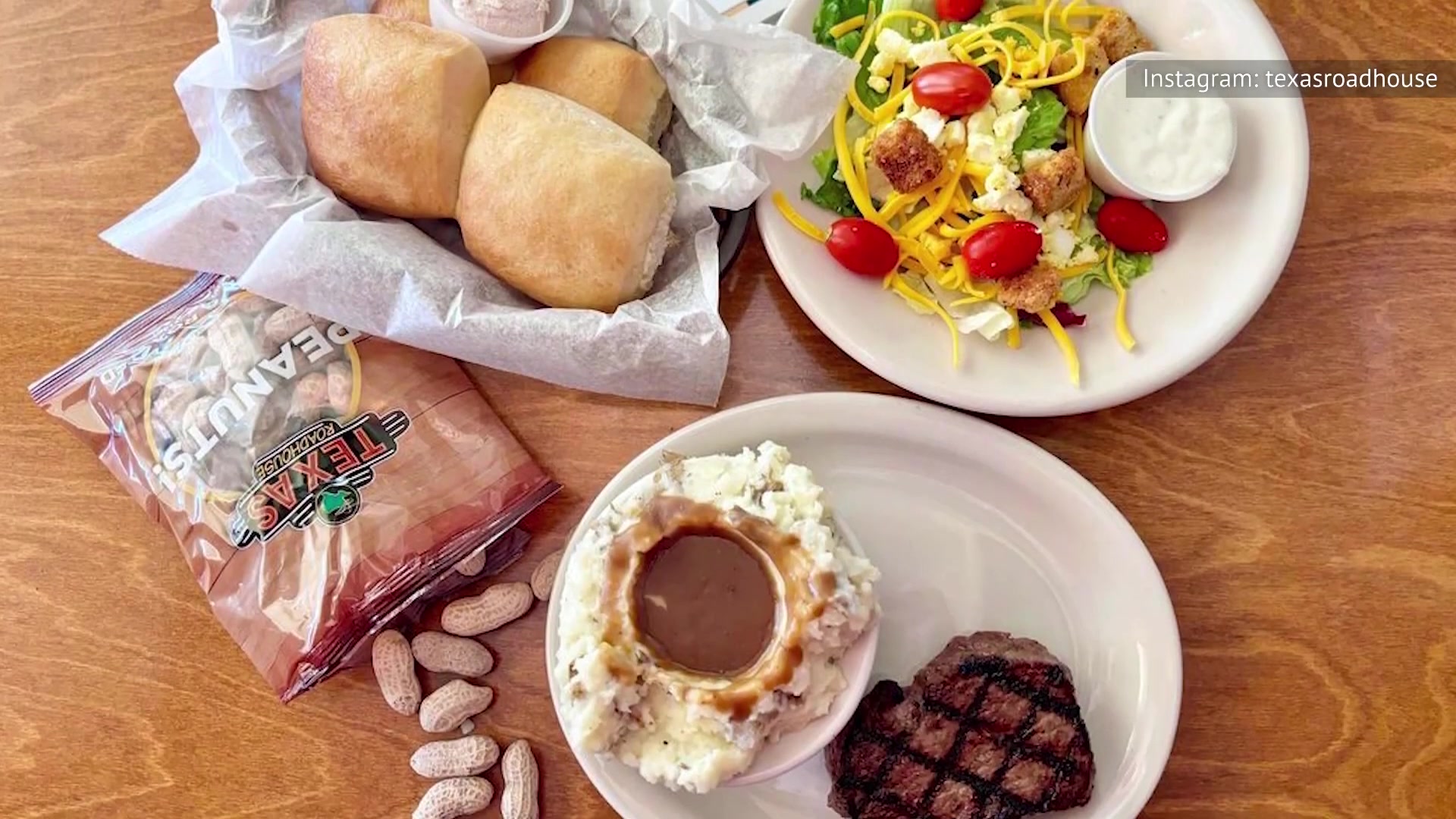 Video thumbnail for Texas Roadhouse Sirloin VS New York Strip: How Do They Compare?