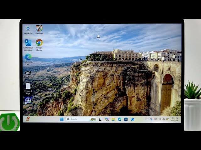 Video thumbnail for DELL Pro 14 – How Long Does the Battery Last?
