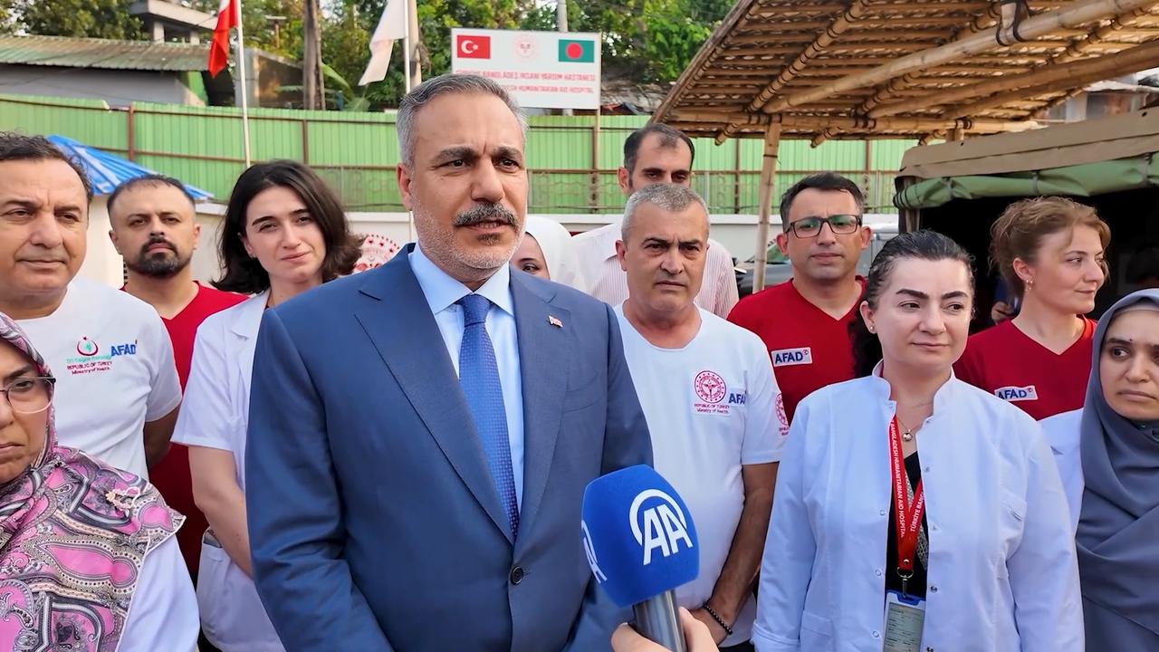 Video thumbnail for Bangladesh: Turkish foreign minister highlights tragedy of Rohingya Muslims during Bangladesh visit.