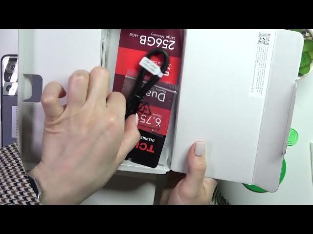 Video thumbnail for Does TCL 40 SE come with Silicone Case in the Box?