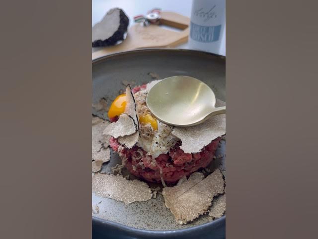 Video thumbnail for TARTARE UOVO POCHÈ & TARTUFO ESTIVO @Giorgialadytruffle  #tartare #tartufo #recetteitalienne
