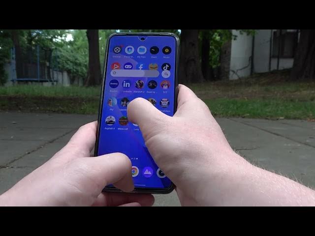 Video thumbnail for How Light Realme GT Neo 3 Is? – Check Outside Brightness