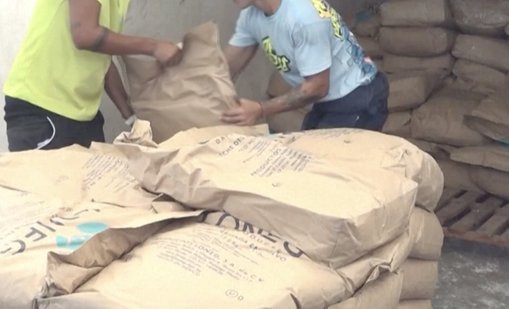 Video thumbnail for Donated milk reaches Cuba amid deepening shortages