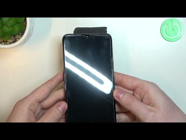 Video thumbnail for Does the TCL 40 SE Device Have LED Lamps for App Notifications? Let's Check!