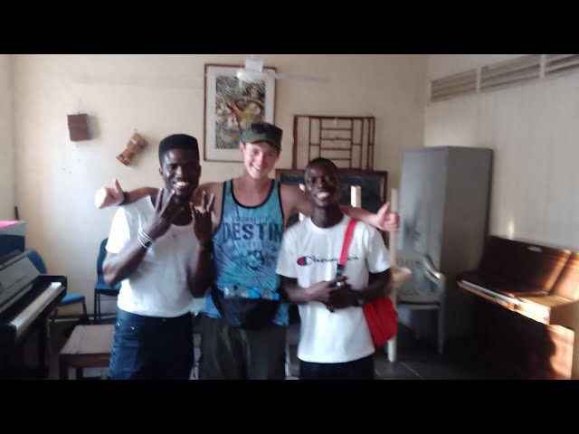 Video thumbnail for The best piano teacher for dommies