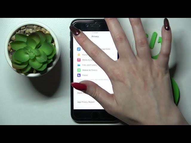 Video thumbnail for How to Change Apps Permissions on iPhone SE (2022) - Manage App Settings