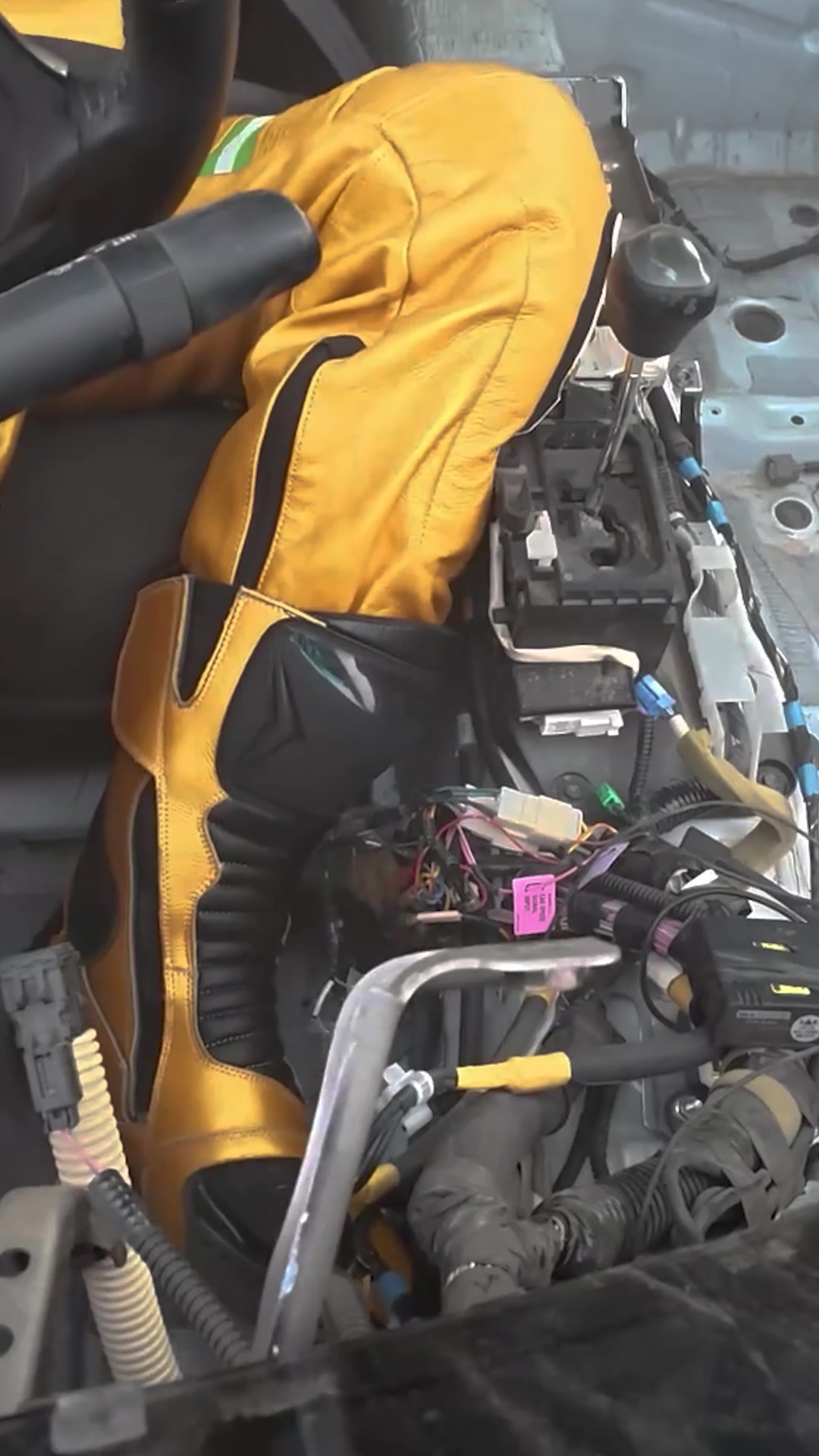 Video thumbnail for Longest reverse ramp jump by car