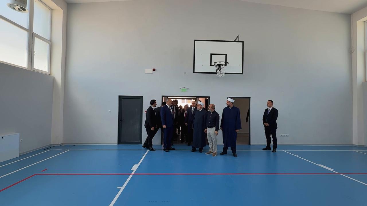 Video thumbnail for Bulgaria: Turkish FM visits Islamic institutions in Sofia.