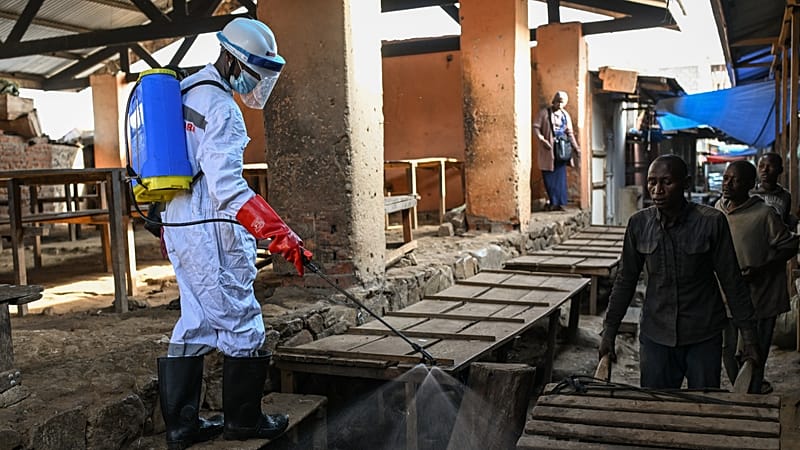 Video thumbnail for WHO, Africa CDC adopt Ebola response plan as DR Congo steps up hygiene measures
