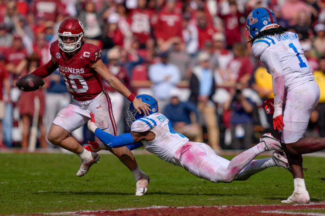 Video thumbnail for Can Oklahoma Spoil Alabama's Chance at a CFP Bye?