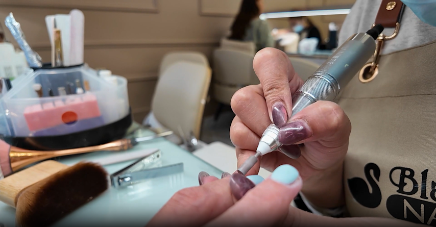 Video thumbnail for 'Amazing.' Orange nail salon fully reopens 8 months after devastating fire