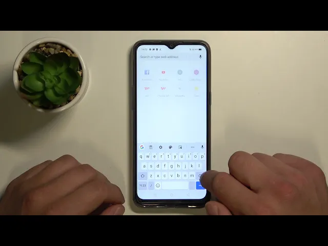 Video thumbnail for How to Remove Floating Keyboard on REALME 6i - Lock Keyboard at the Bottom of the Screen on Android