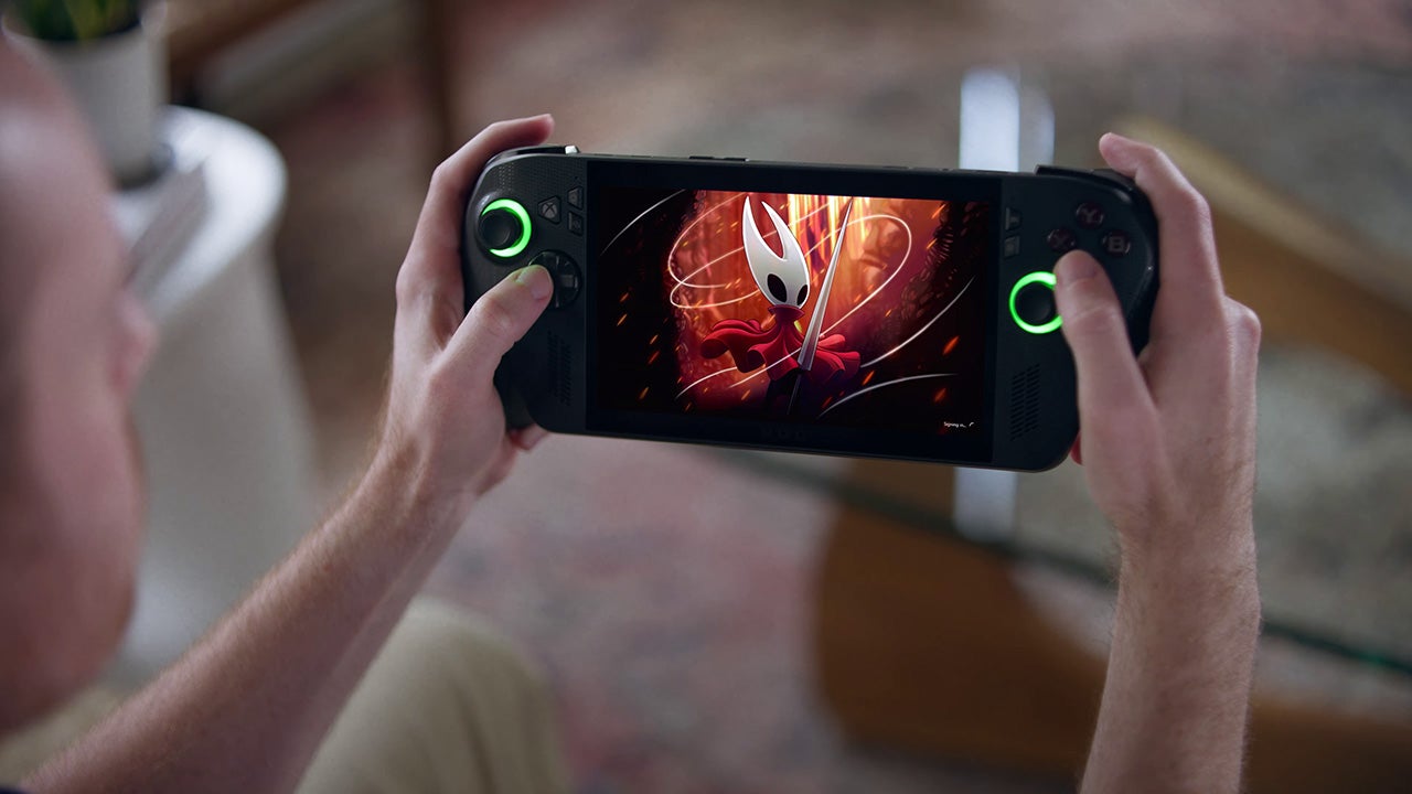 Video thumbnail for ROG Xbox Ally - Official Install and Play Trailer