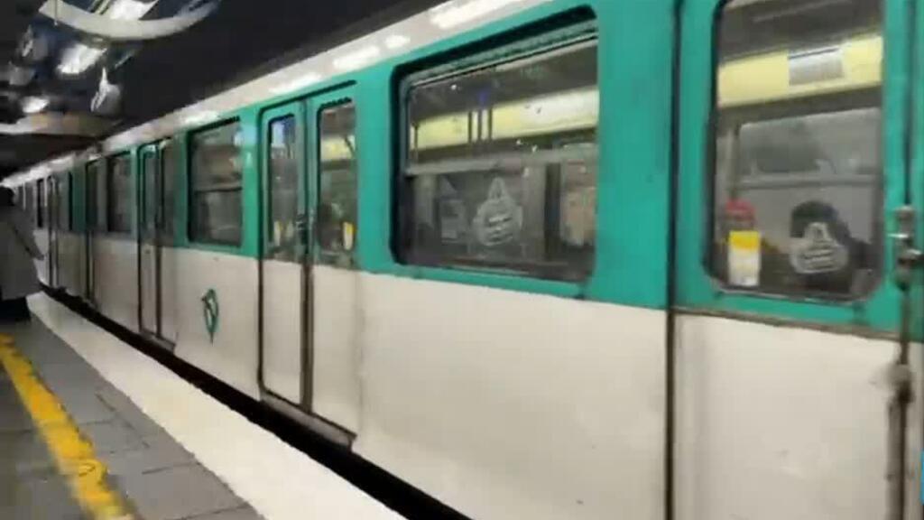 Video thumbnail for Police arrest suspect after man stabs three women on Paris metro