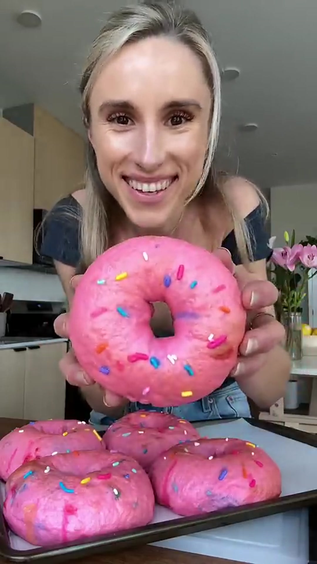 Video thumbnail for Pink funfetti bagels AND homemade rainbow sprinkle cream cheese 🩷🧁  bagel  baking  sourdough(480P)