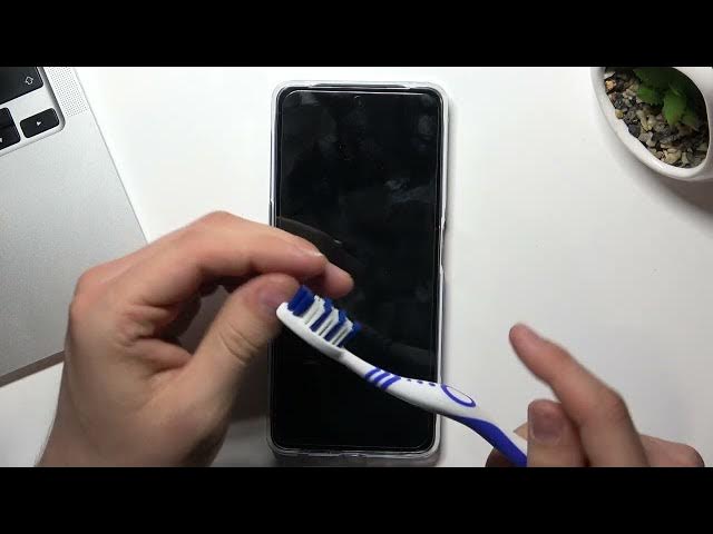 Video thumbnail for How to Clean the USB Slot on OnePlus Nord CE 3 Lite Using Simple Household Items