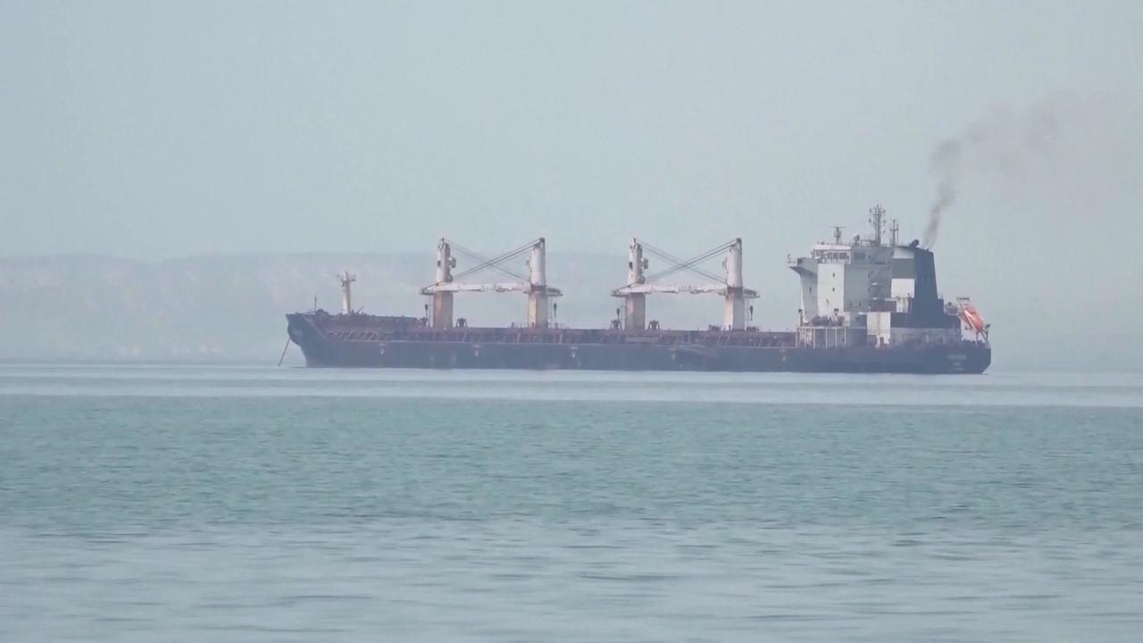 Video thumbnail for Iran: 28 vessels transit through Strait of Hormuz after obtaining permits.