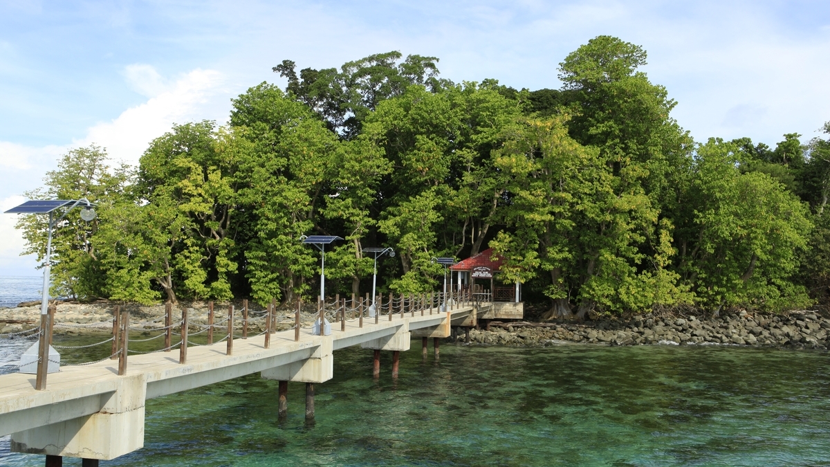 'Video thumbnail for Schlangeninsel Pulau Ular | Borneo'