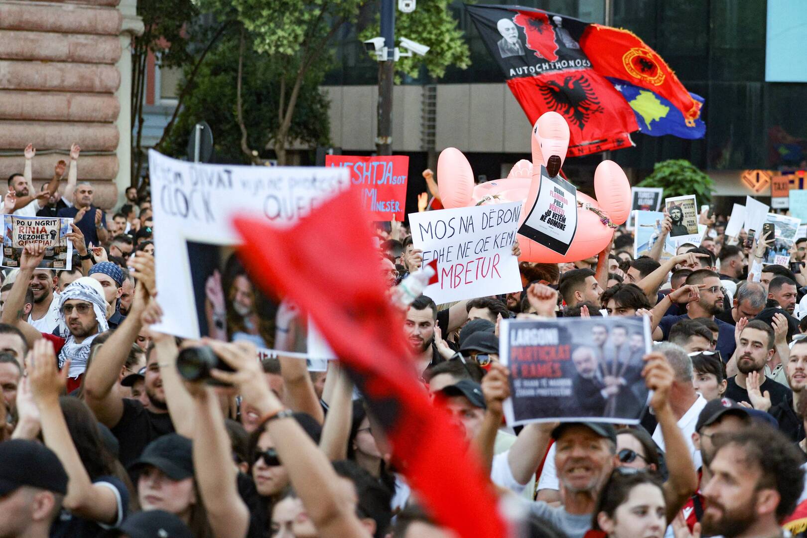 Video thumbnail for Thousands protest in Albania over Kushner-linked resort project