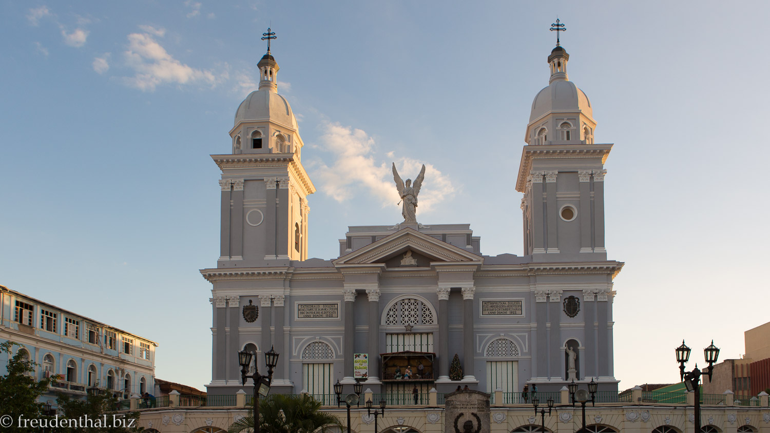'Video thumbnail for Eindrücke und Feiern in Santiago de Cuba | Rundreise Kuba'