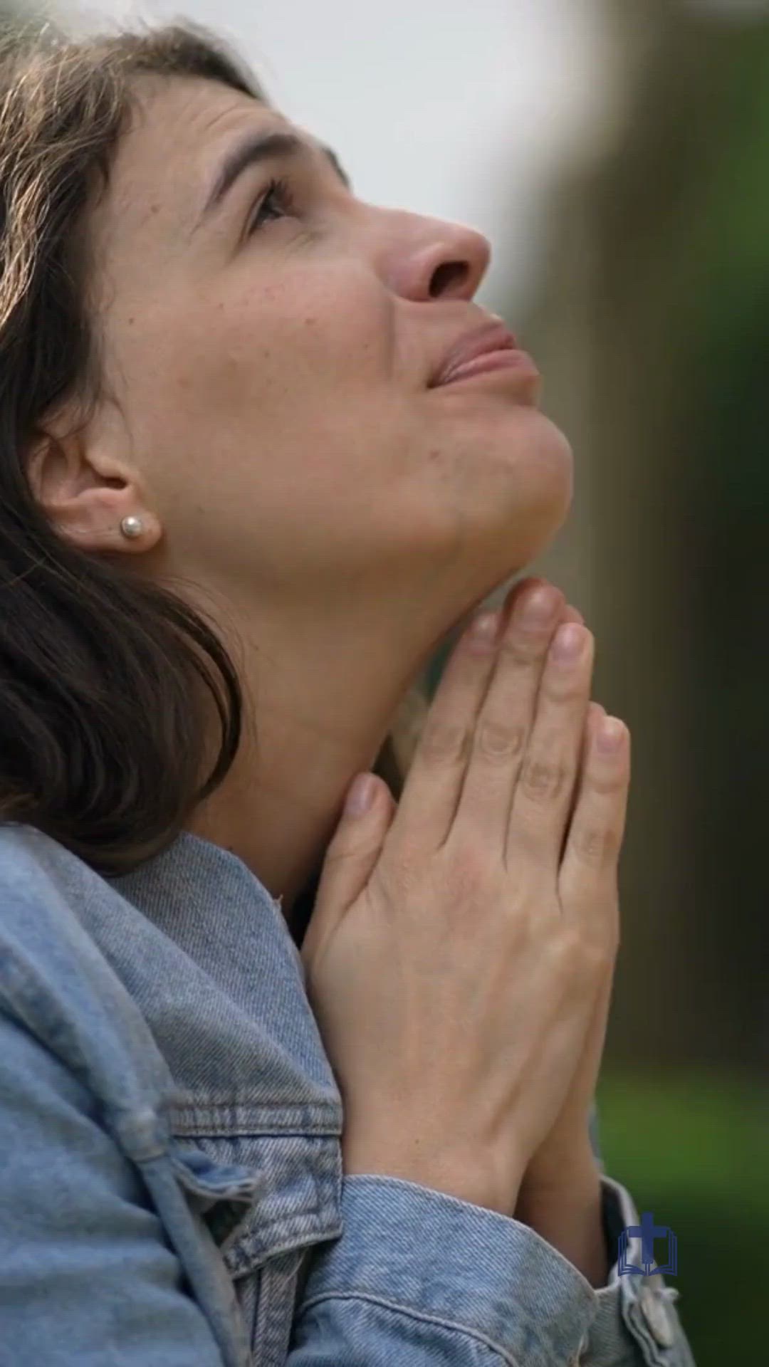 'Video thumbnail for Oración de gratitud y confianza en Dios'