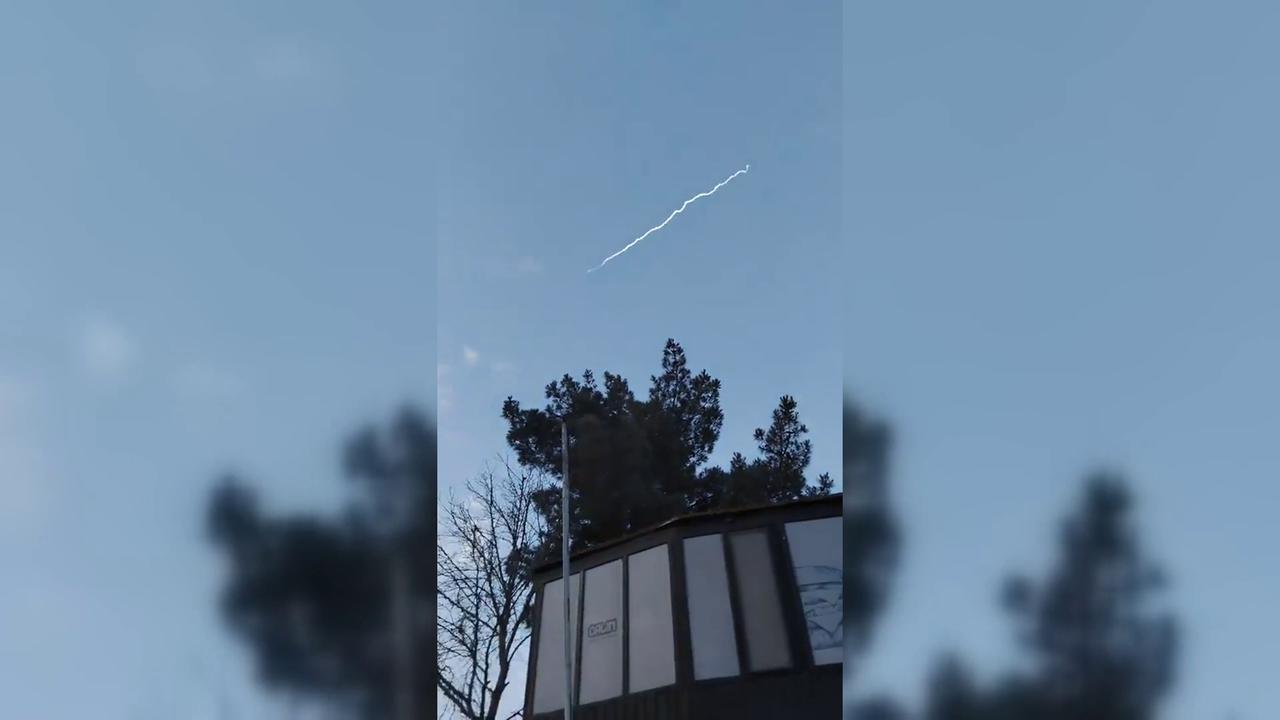 Video thumbnail for Iran: Reported Iranian Missile Launch Captured Over Karaj Sky.