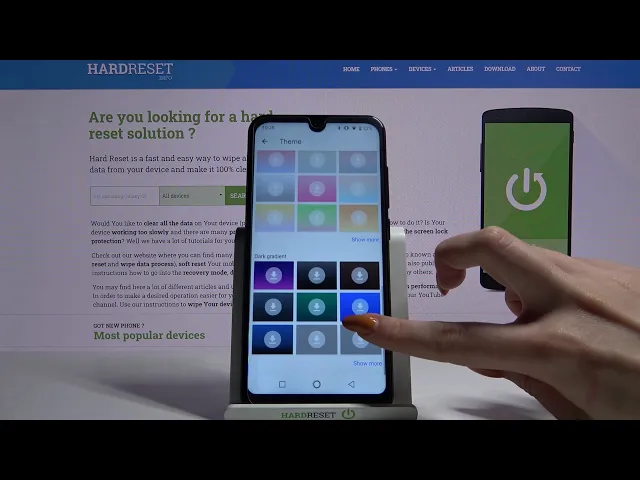 Video thumbnail for How to Choose Keyboard Theme on KRUGER & MATZ Move 9 – Keyboard Settings