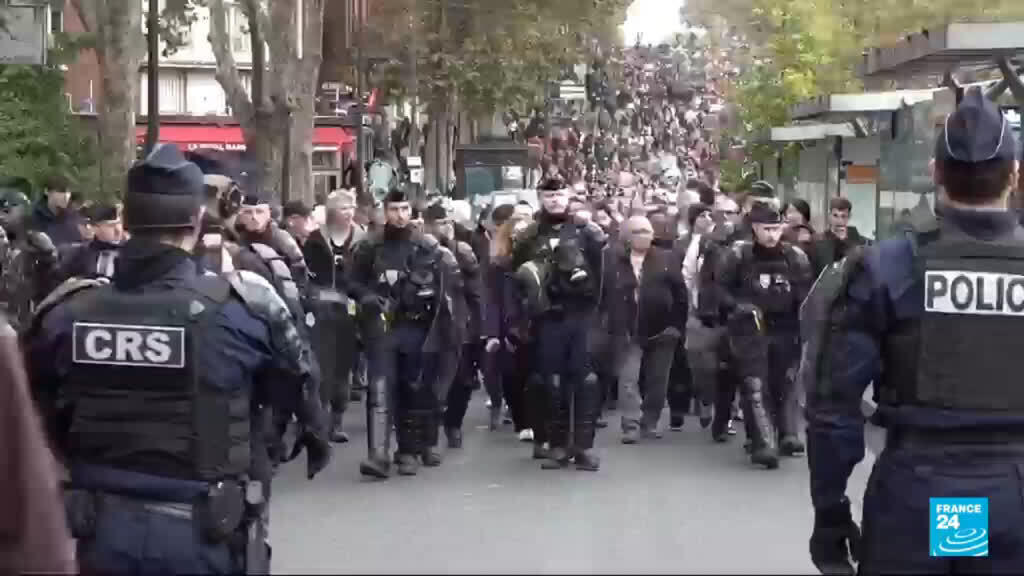 Video thumbnail for France: Some clashes erupted at end of protests