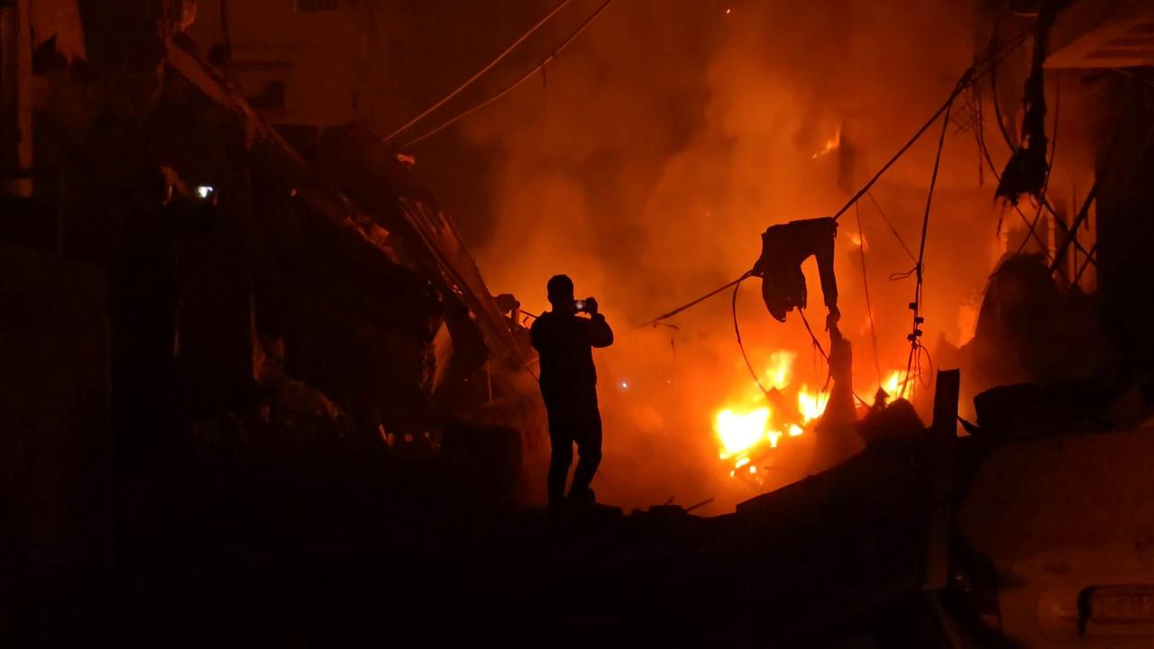 Video thumbnail for MOMENT - Israeli airstrike hits residential building in Deir al-Balah despite ceasefire.