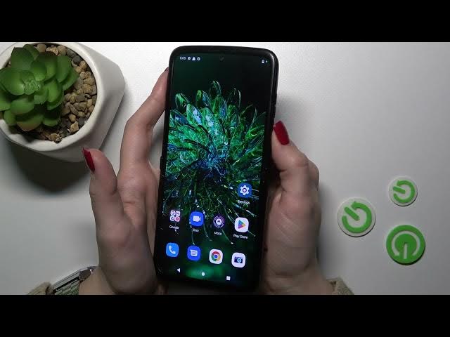Video thumbnail for Motorola Razr 2022 - Fingerprint Scanner TEST