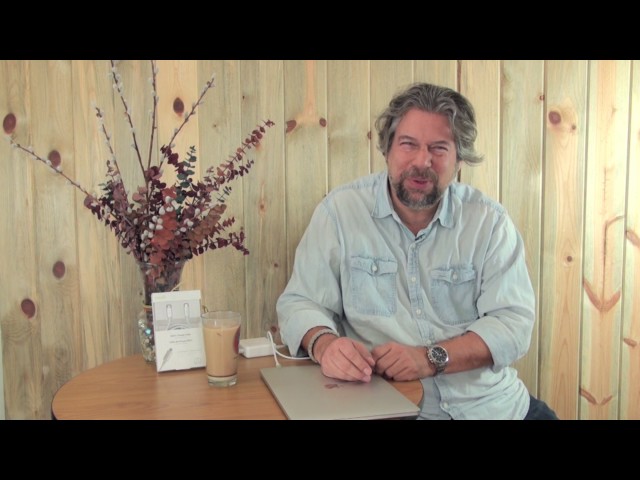 Video thumbnail for Moshi Smart LED USB-C Charging Cable Review