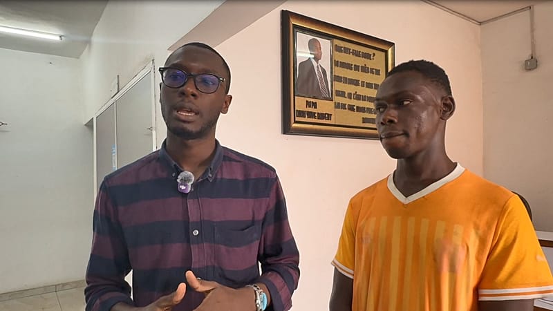 Video thumbnail for The interpreter giving a voice to the deaf in Abidjan