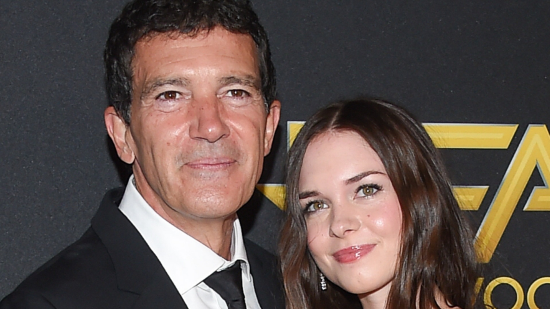 Video thumbnail for Antonio Banderas' Daughter Is All Grown Up & Stunning