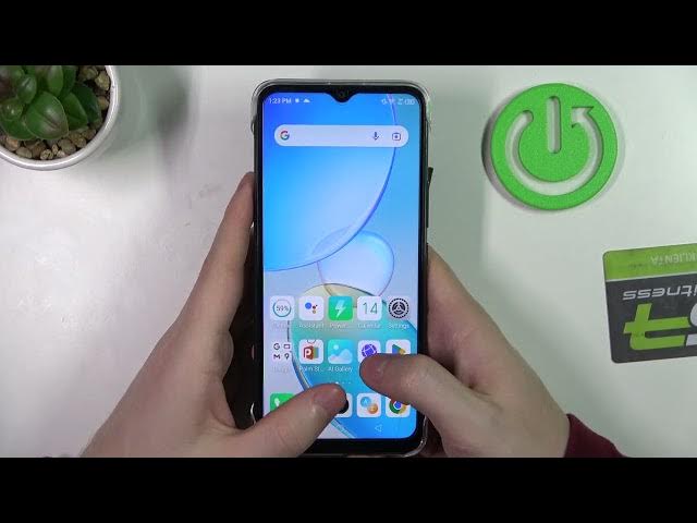 Video thumbnail for Hand Size Comparison of INFINIX Hot 12i – How Big Device Is?