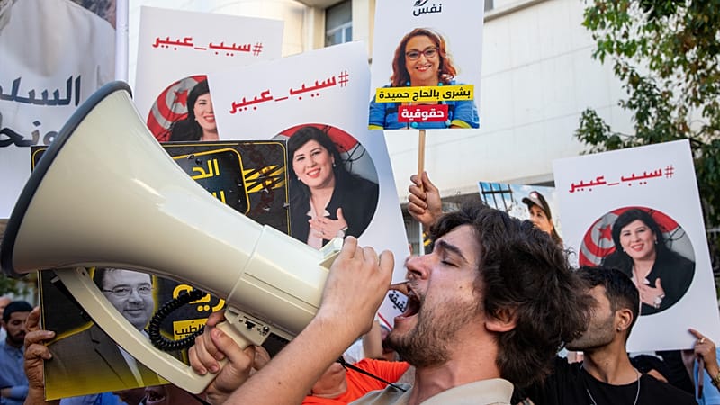 Video thumbnail for Tunisians protest against undocumented sub-Saharan African migrants