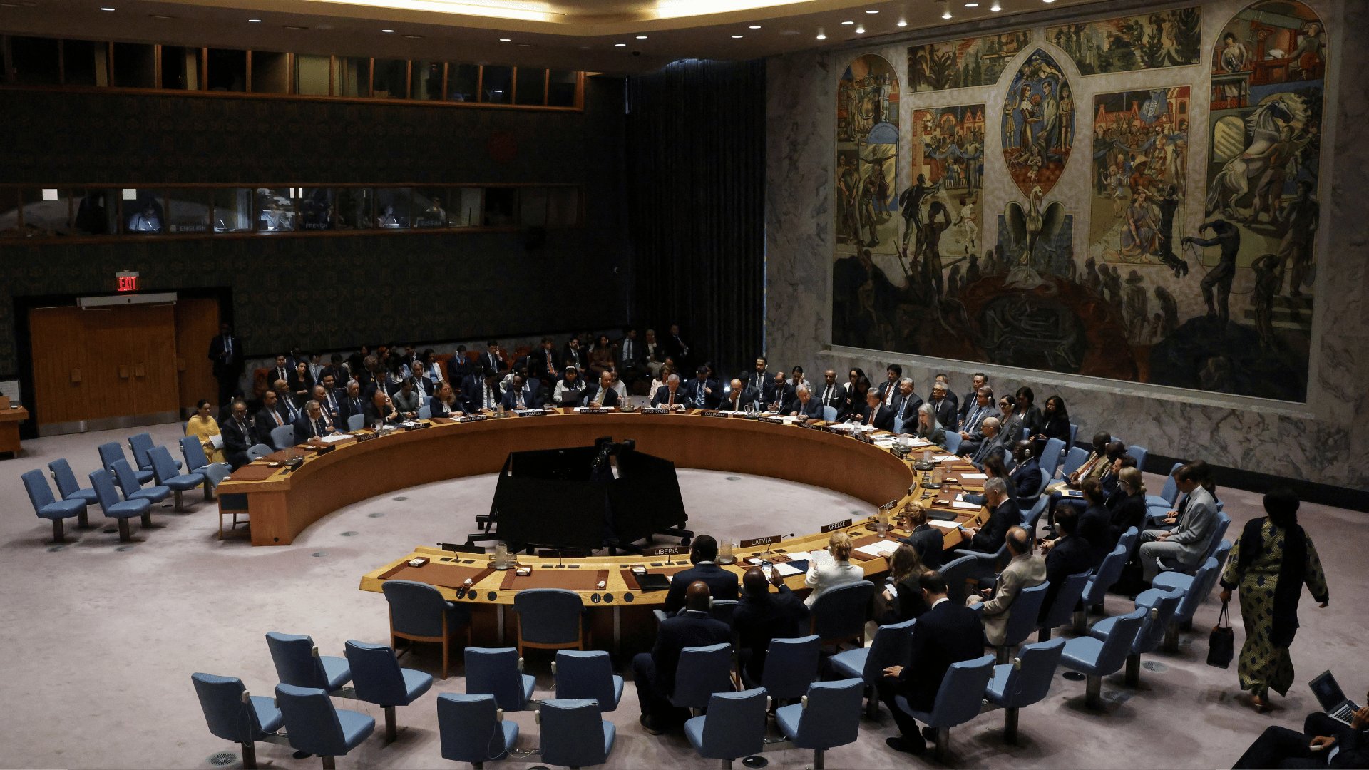 Video thumbnail for UN extends Darfur arms embargo for four weeks amid US-Russia rift