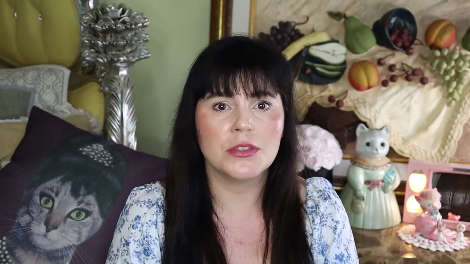 Video thumbnail for Why Movie Stars All Look the Same Now: Botox, Filters & the Death of Glamour