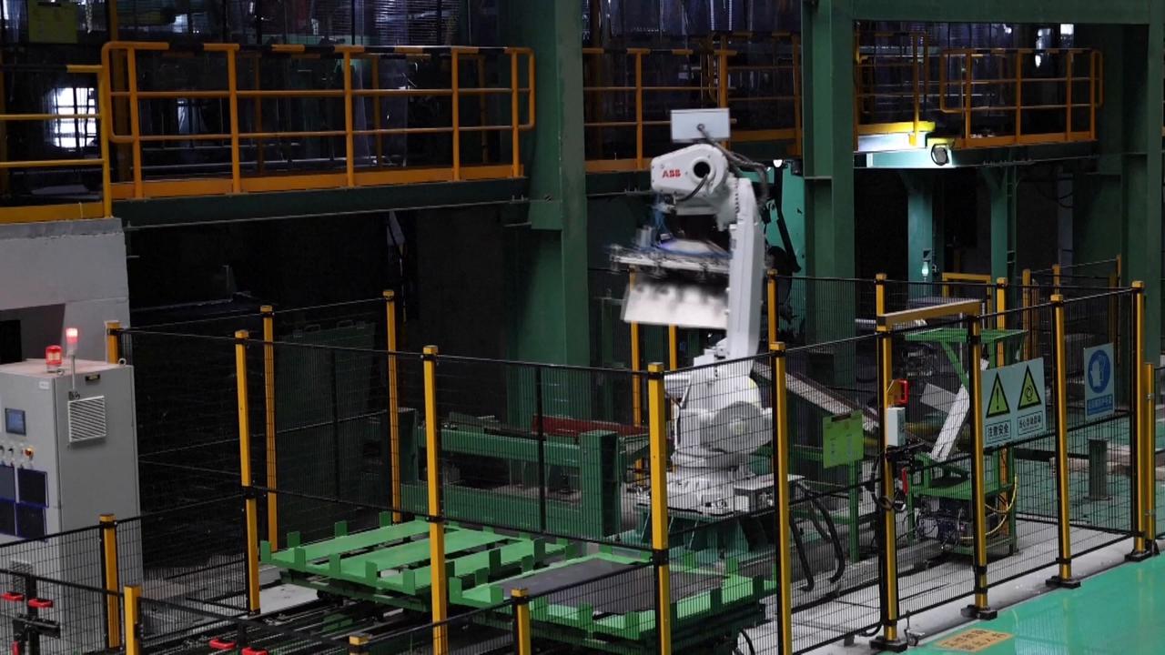 Video thumbnail for China: China makes intensive breakthroughs in high-end steel products in 2026.