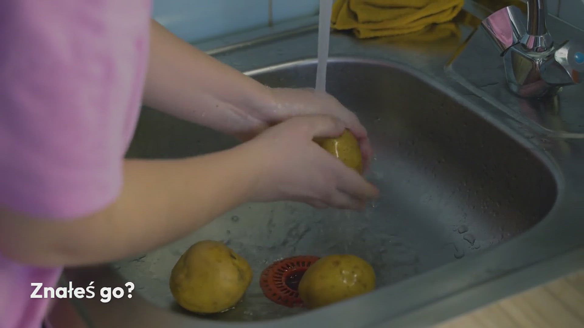 Video thumbnail for Genialna wskazówka dotycząca gotowania ziemniaków w folii w 10 minut. Znałeś go?