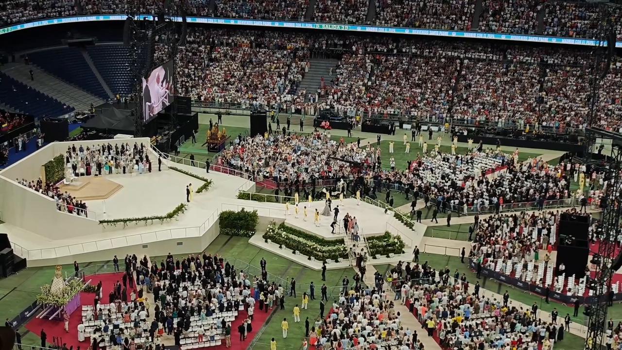 Video thumbnail for Spain: Pope Leo XIV meets Madrid Archdiocesan Community in first papal visit to Spain since 2011.