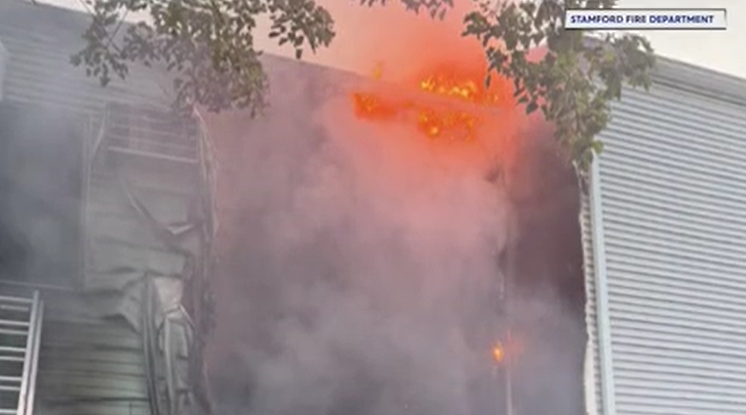 Video thumbnail for Two families displaced, 3 injured in Stamford condominium fire