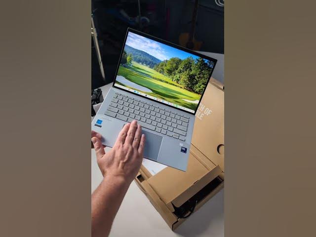 Video thumbnail for This could be the new King of Chromebooks 👑