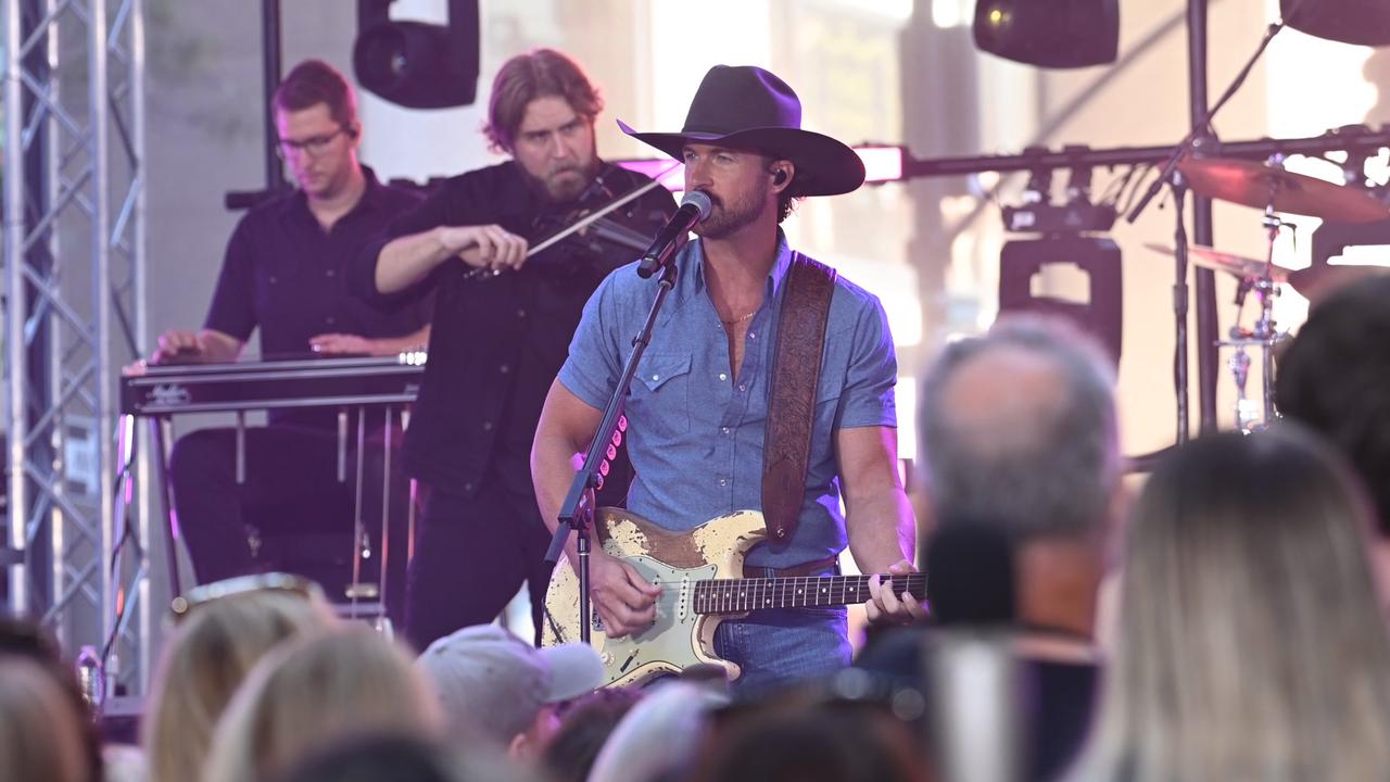 Video thumbnail for NY: Today Show Citi Concert Series Featuring Riley Green 11.