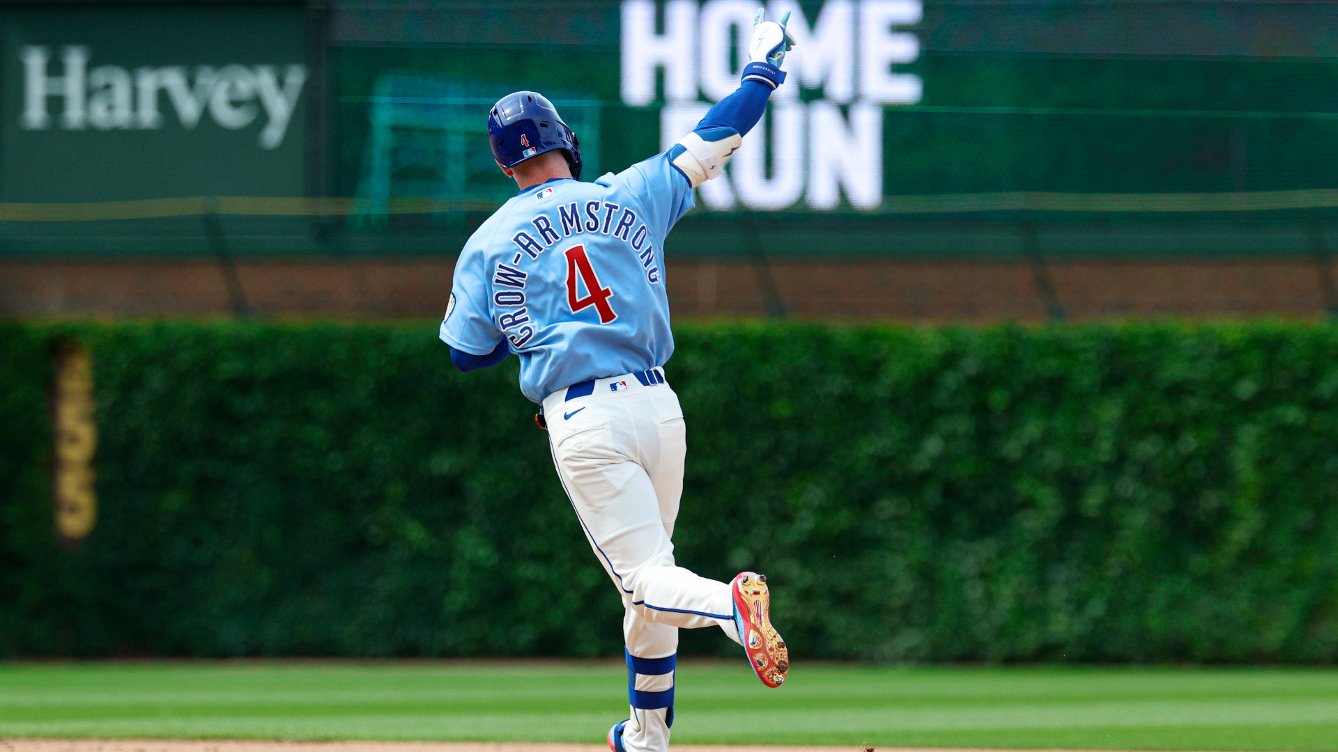 Video thumbnail for Chicago Cubs' Seesaw Season: Trends and Player Insights