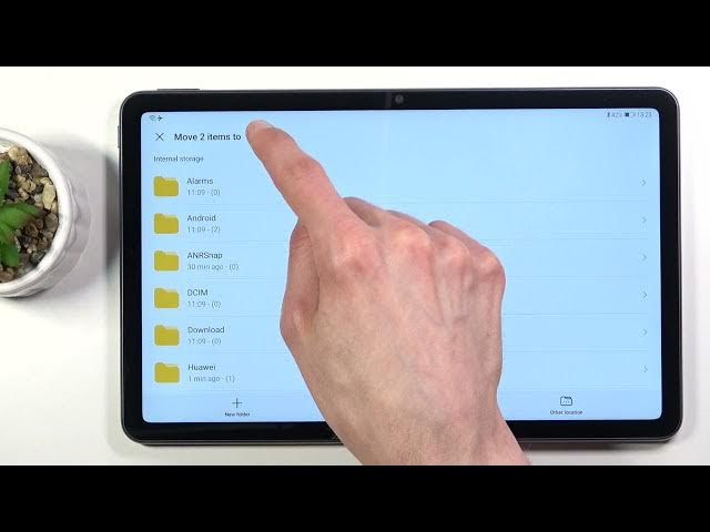 Video thumbnail for Transfer Files in HUAWEI MatePad 10.4 – Move Media from Internal Storage to SD Memory